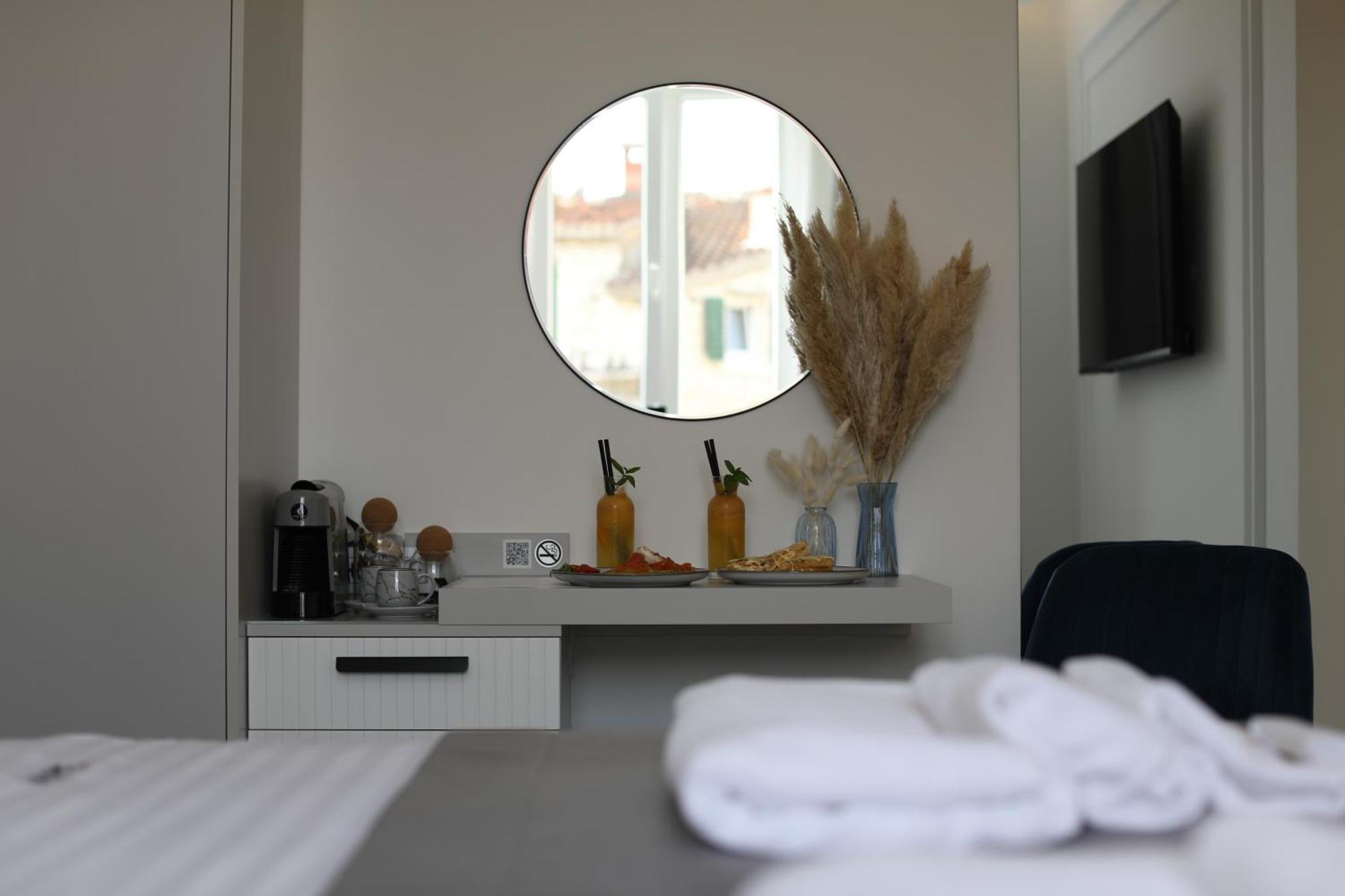 Ma Pe Luxury Rooms Split Bilik gambar
